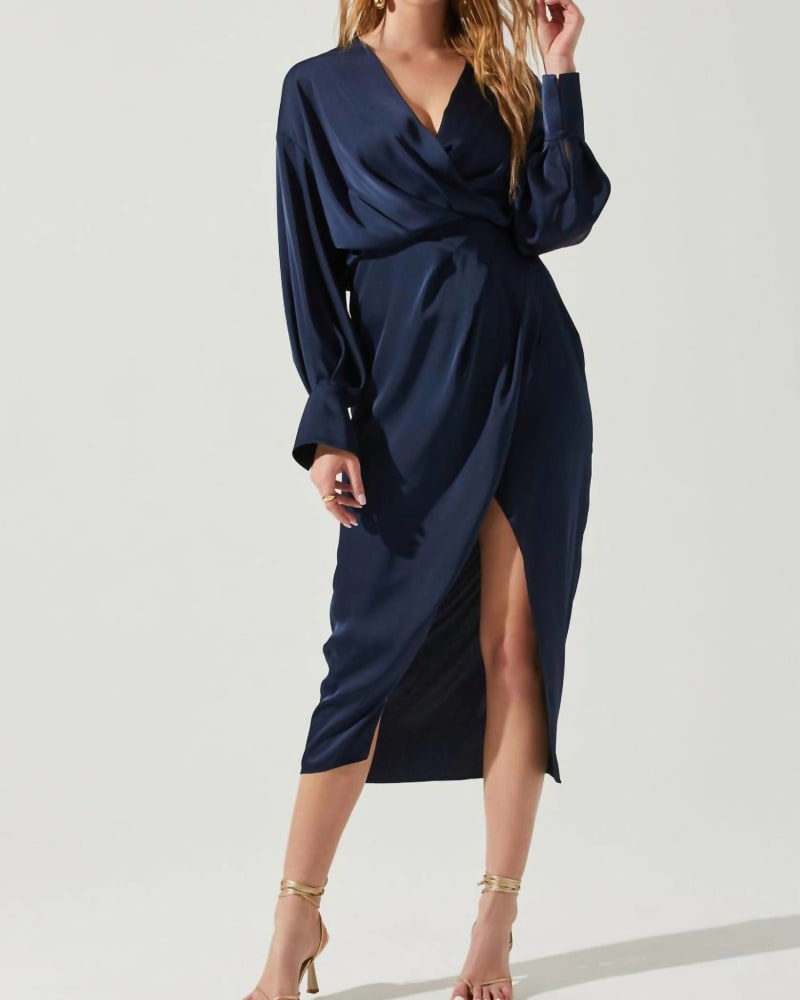 Front of a model wearing a size Large Sadyra Midi Dress in Midnight Blue in Midnight Blue by ASTR. | dia_product_style_image_id:335155